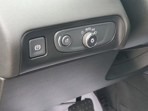 Used 2020 Buick Enclave Essence w/ Trailering Package, 5000 lbs. FWD image 9