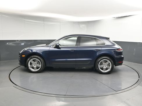 Certified 2020 Porsche Macan S image 2