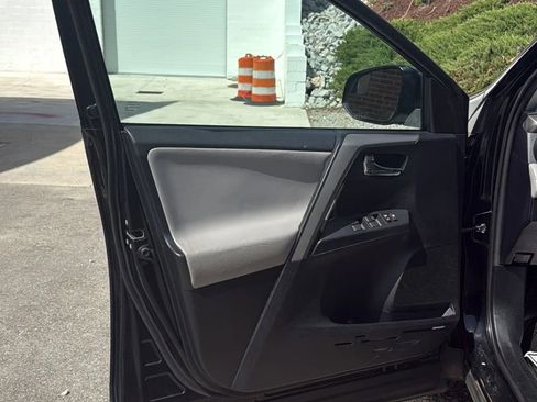 Used 2017 Toyota RAV4 XLE image 10