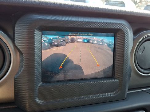 Used 2023 Jeep Wrangler Unlimited Sport AWD/4WD image 17