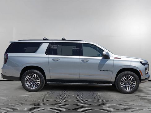 Used 2026 Chevrolet Suburban Z71 w/ Comfort Package AWD/4WD image 4