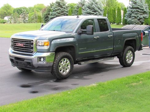 Used 2015 GMC Sierra 2500 SLE w/ SLE Preferred Package AWD/4WD image 4