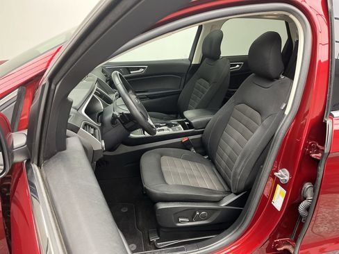Used 2019 Ford Edge SEL image 12