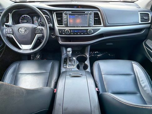 Used 2016 Toyota Highlander XLE AWD/4WD image 15