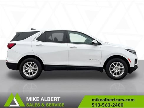 Used 2022 Chevrolet Equinox LT w/ Driver Convenience Package image 3