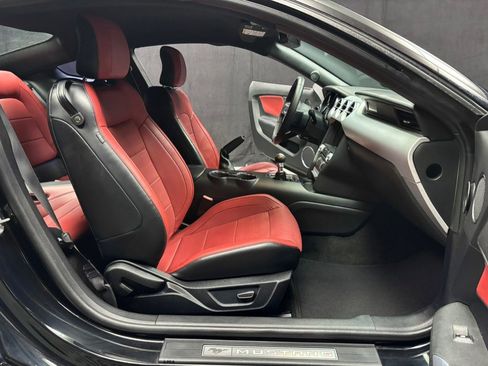 Used 2017 Ford Mustang Premium image 25