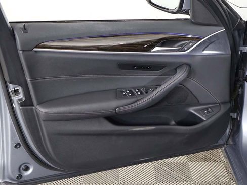 Used 2023 BMW 530i xDrive w/ Convenience Package image 25