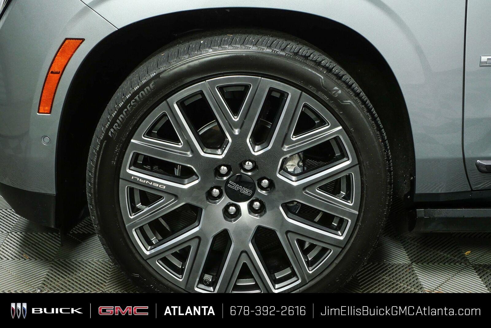 Used 2025 GMC Yukon XL Denali Ultimate w/ LPO, Floor Liner Package AWD/4WD image 43
