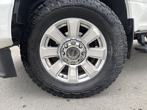 Used 2021 Ford F250 Platinum image 11