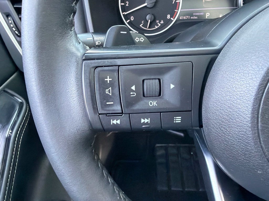 Used 2024 Nissan Rogue SV w/ SV Premium Package FWD image 23
