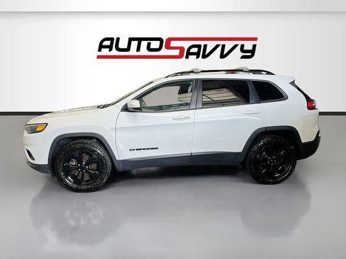 Used 2019 Jeep Cherokee Latitude Plus AWD/4WD image 4