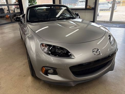 Used 2014 MAZDA MX-5 Miata Club RWD image 21