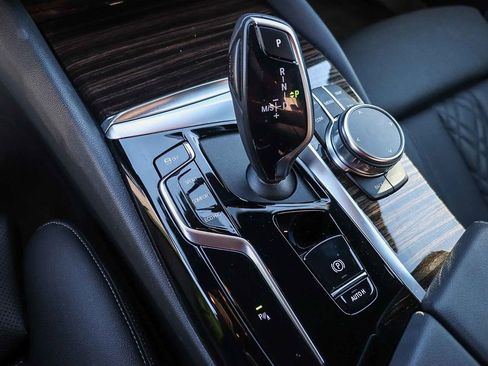 Certified 2023 BMW 530i w/ Convenience Package image 21