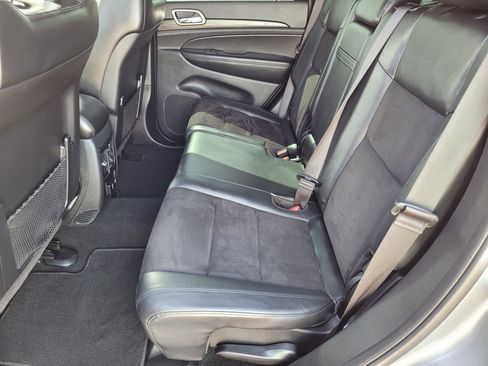 Used 2020 Jeep Grand Cherokee Altitude image 14