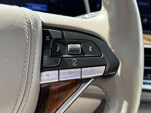 Used 2022 Cadillac Escalade Premium Luxury Platinum AWD/4WD image 24
