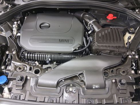 Certified 2024 MINI Cooper Clubman S FWD image 35