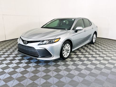 Used 2024 Toyota Camry LE w/ Convenience Package FWD image 7