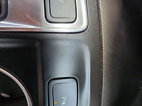 Used 2023 Chevrolet Equinox LT AWD/4WD image 16