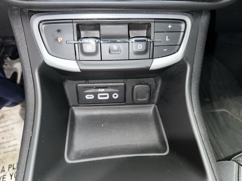 Used 2022 GMC Terrain SLT w/ LPO, Floor Liner Package AWD/4WD image 36