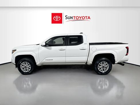 Used 2024 Toyota Tacoma SR5 w/ SR5 Upgrade Package image 7