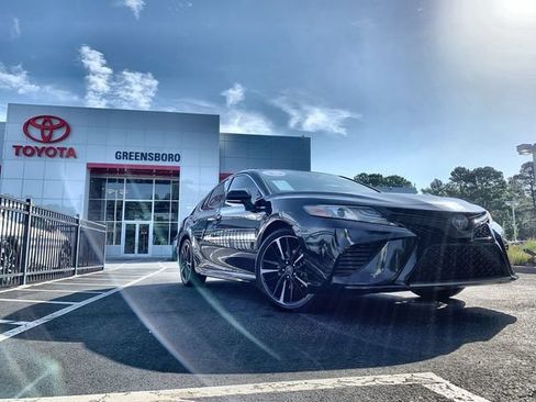 Used 2019 Toyota Camry XSE FWD image 2