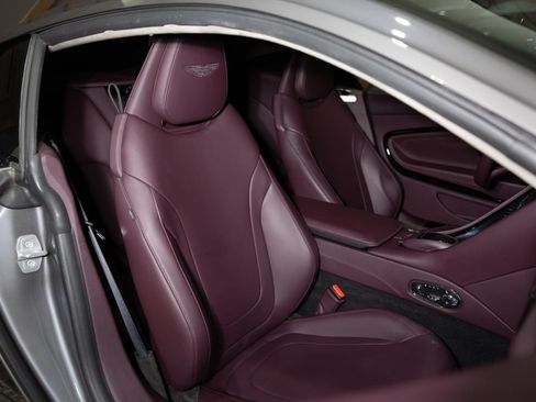 Used 2019 Aston Martin DB11 Coupe image 5