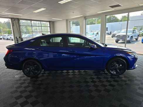 Used 2023 Hyundai Elantra Blue FWD image 2
