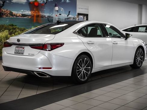 Certified 2025 Lexus ES 350 w/ Premium Package FWD image 6