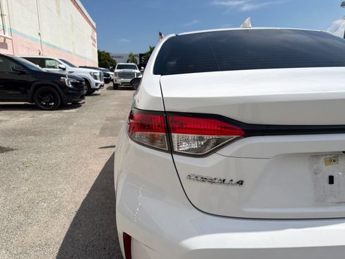 Used 2025 Toyota Corolla LE FWD image 12