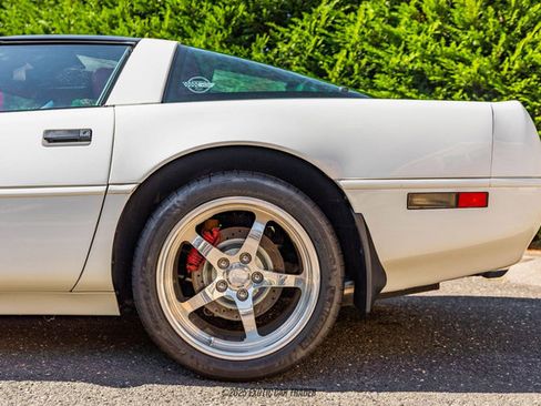Used 1991 Chevrolet Corvette ZR-1 image 5