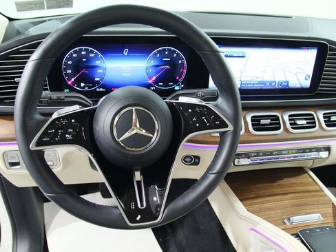 Certified 2026 Mercedes-Benz GLS 450 4MATIC image 21