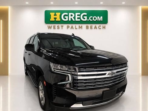Used 2023 Chevrolet Suburban LT RWD image 4
