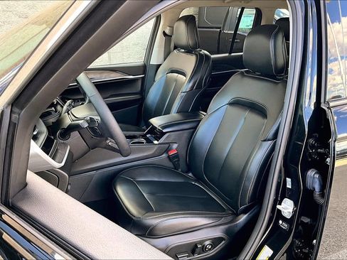 Used 2023 Jeep Grand Cherokee 4WD 4xe image 24