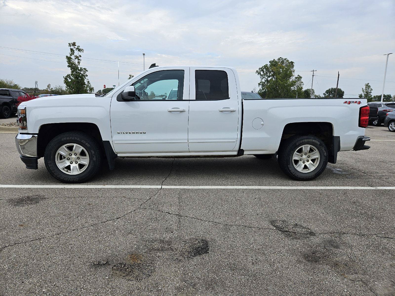 Used 2018 Chevrolet Silverado 1500 LT w/ All Star Edition AWD/4WD image 4