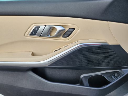 Used 2021 BMW 330i xDrive Sedan w/ Convenience Package image 11