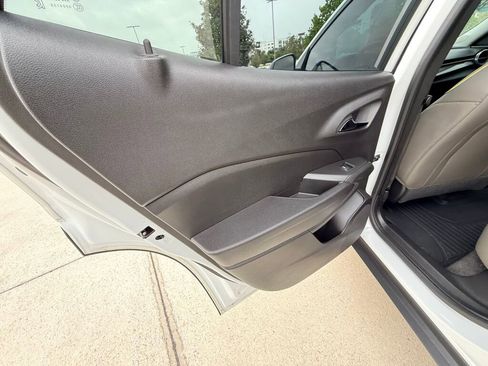 Used 2024 Chevrolet Trax ACTIV w/ Driver Confidence Package image 18