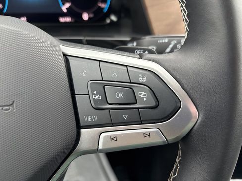 Used 2025 Volkswagen Atlas SE image 13