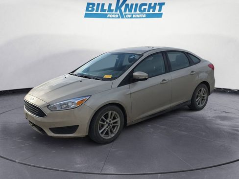 Used 2017 Ford Focus SE image 1