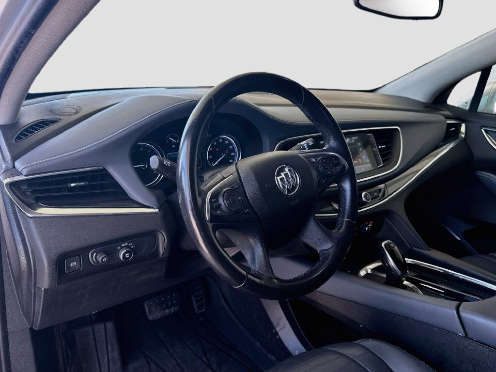 Used 2018 Buick Enclave Essence FWD image 11