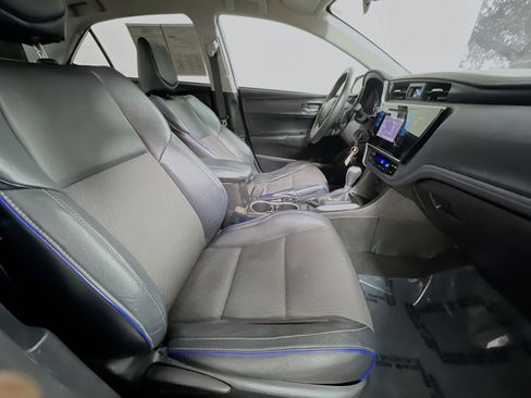 Used 2017 Toyota Corolla SE image 30