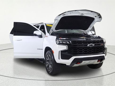 Used 2023 Chevrolet Tahoe Z71 w/ Luxury Package AWD/4WD image 5