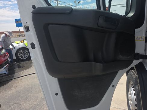 Used 2025 RAM ProMaster 2500 w/ Convenience Group FWD image 8