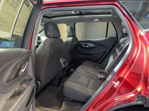 Used 2024 GMC Terrain SLE w/ Driver Convenience Package FWD image 34