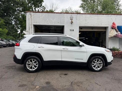 Used 2014 Jeep Cherokee Latitude w/ Comfort/Convenience Group FWD image 9