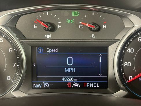 Used 2020 Chevrolet Equinox LT image 17