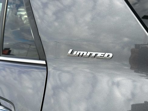 Used 2023 Toyota 4Runner Limited AWD/4WD image 18