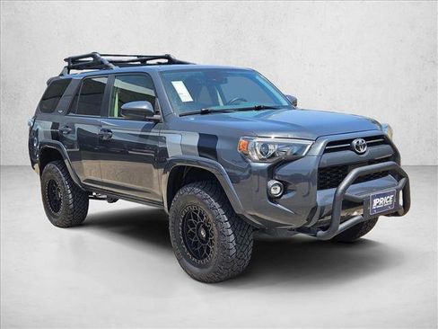 Used 2024 Toyota 4Runner SR5 AWD/4WD image 3