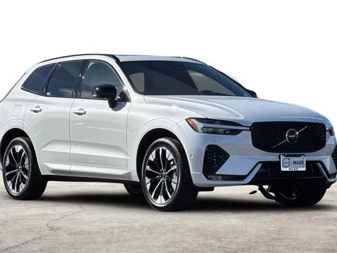Used 2026 Volvo XC60 B5 Plus w/ Protection Package Premier AWD/4WD image 11