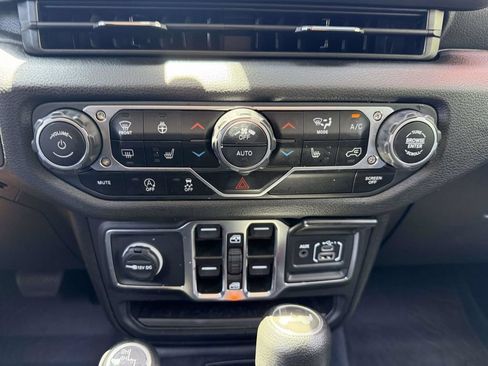 Used 2025 Jeep Wrangler Unlimited Sport AWD/4WD image 31