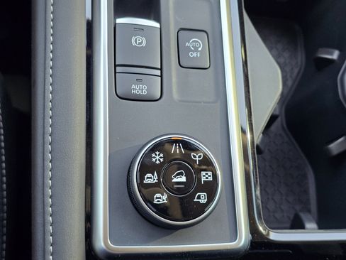 New 2026 Nissan Pathfinder SL AWD/4WD image 21